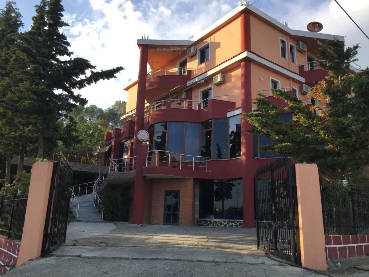 Hotel Moris Kryemëdhej Buitenkant foto