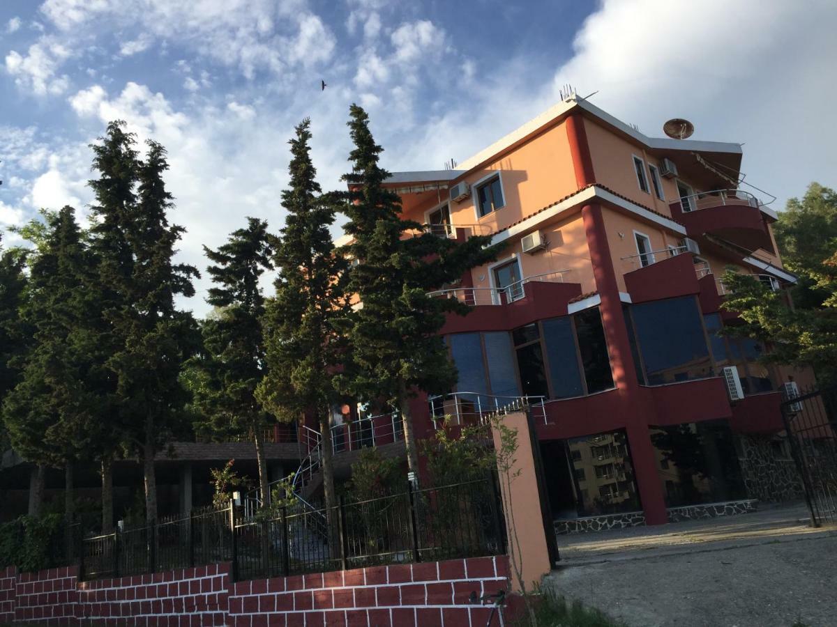 Hotel Moris Kryemëdhej Buitenkant foto