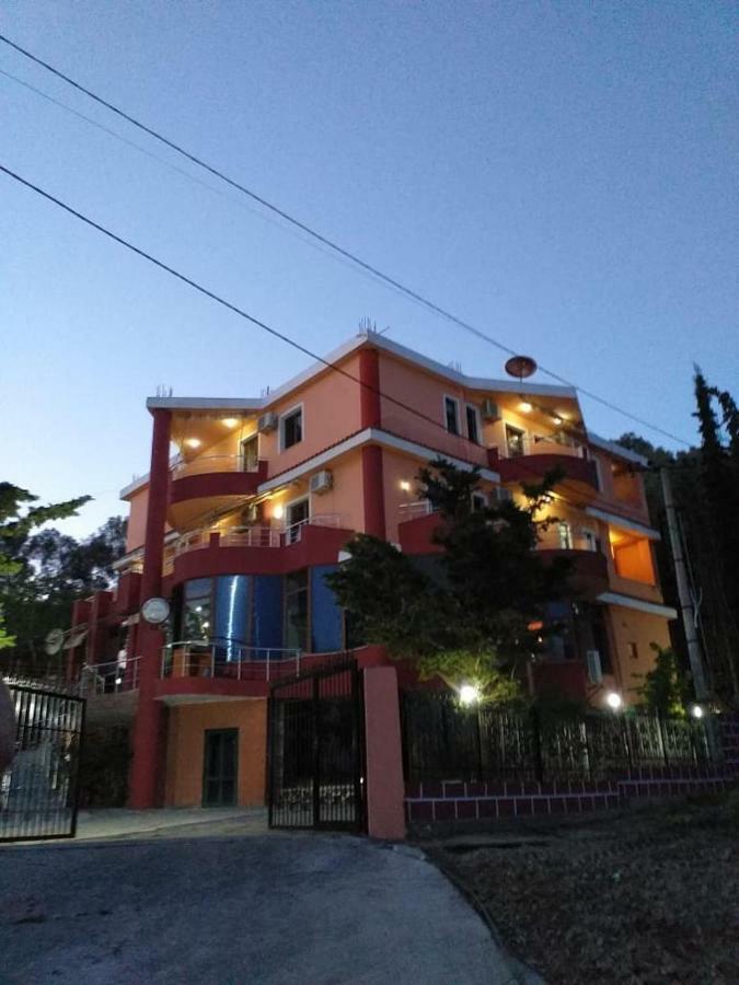 Hotel Moris Kryemëdhej Buitenkant foto